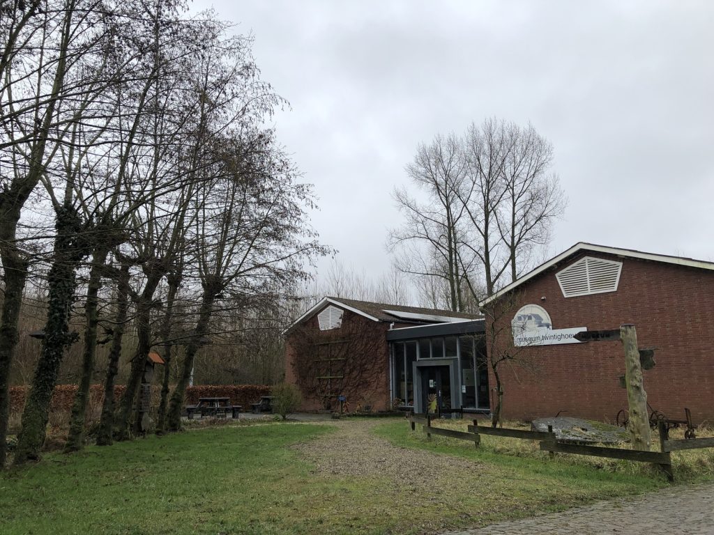 K()eigoed “Out in the Fields”